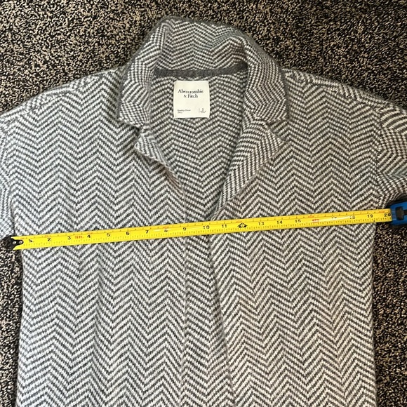 Abercrombie & Fitch Long Cardigan Sweater - Picture 8 of 9